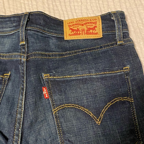Levi’s 721 High Rise Super Skinny - Size 28 - Picture 3 of 3